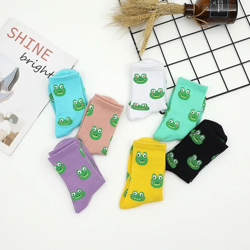 Calcetines sencillos con estampado de animales para mujer, medias de algodón con estampado de rana de dibujos animados Harajuku, ropa de calle de moda Unisex, calcetín informal transpirable