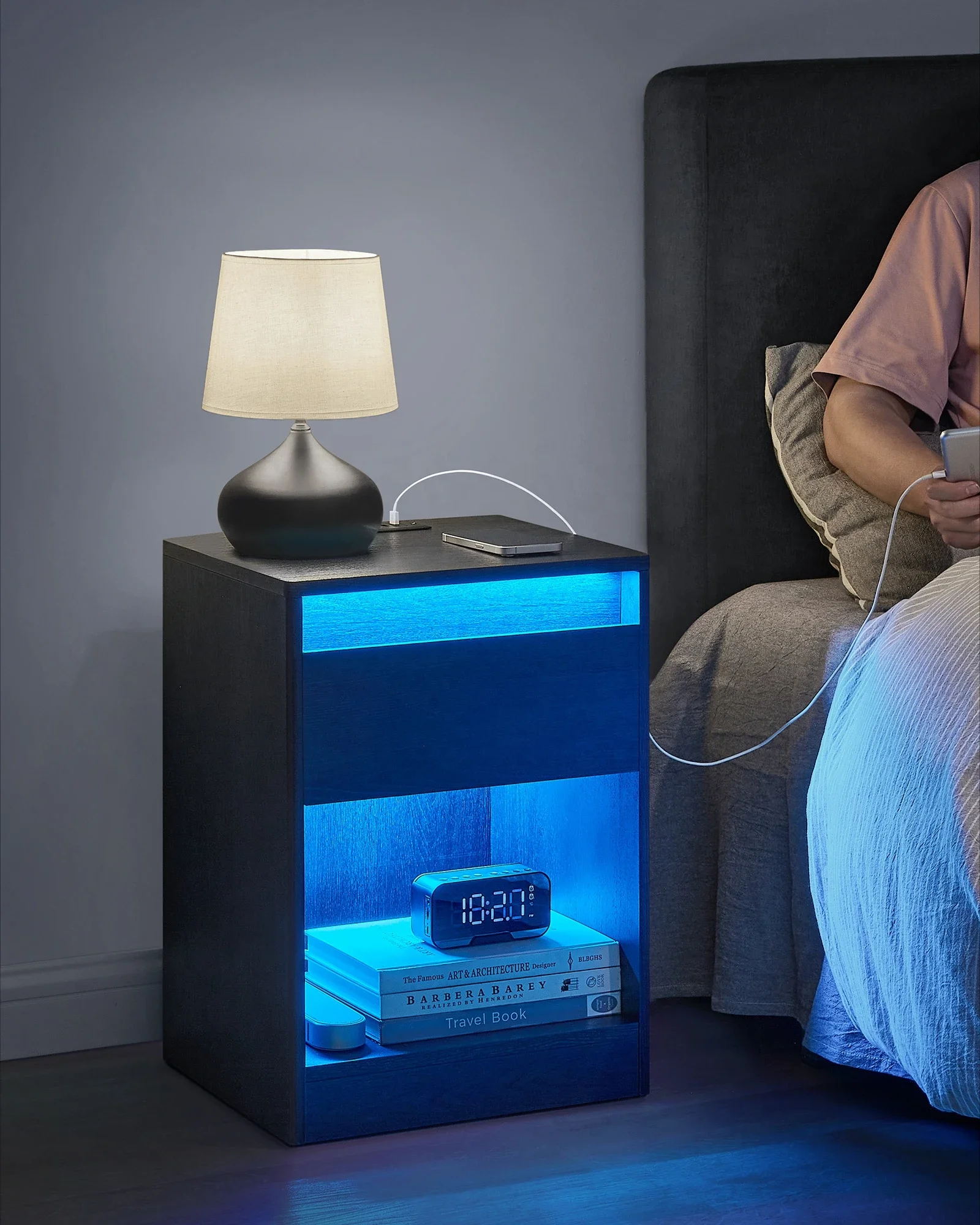 

-table De Chevet Inteligente Smart Beside Table Usb Led Black End Table Modern Nightstand With Charging Station