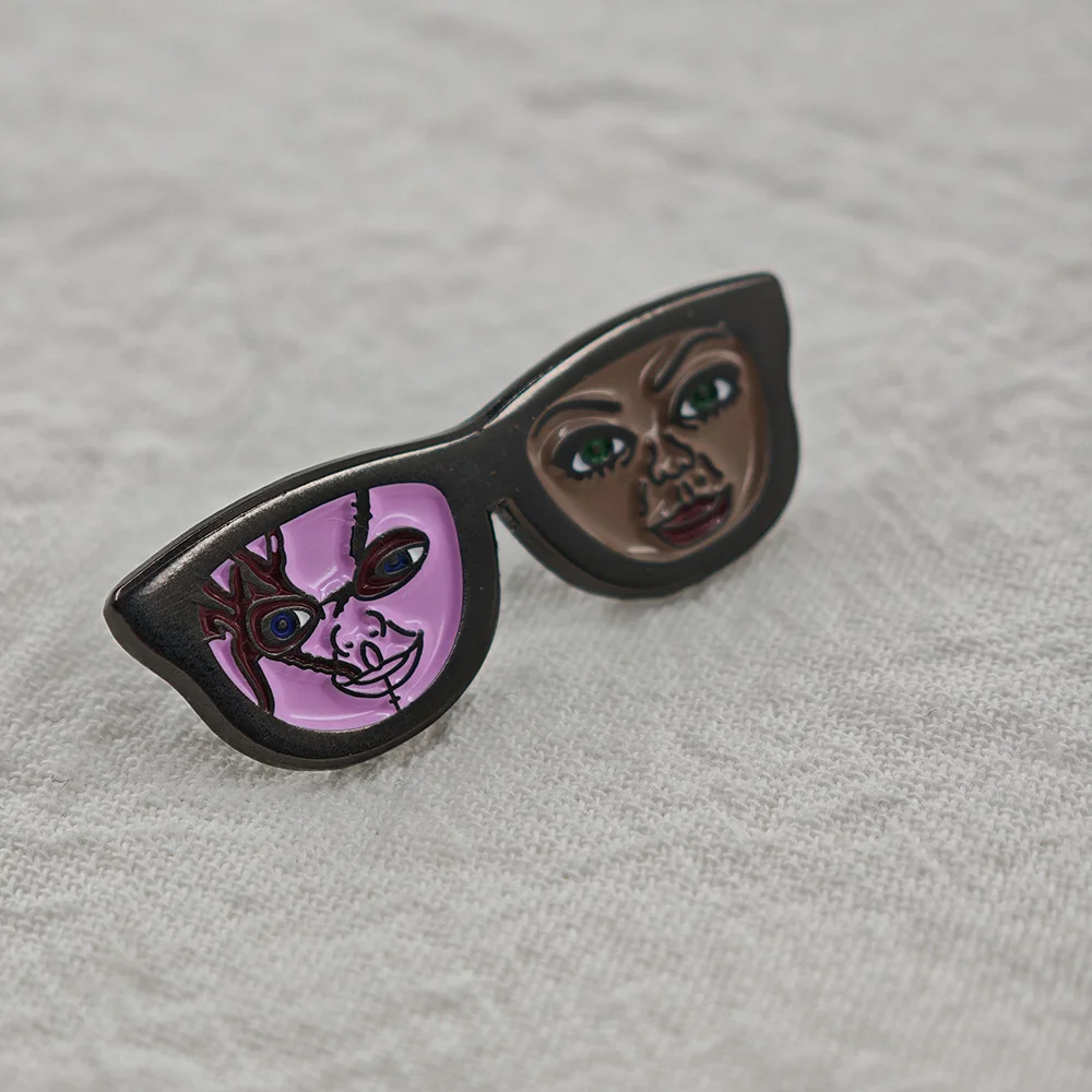 Orphan Resentment Sunglasses Reflection Enamel Pin Movie Title Scene Contrast Brooch Horror Culture Enthusiasts Metal Badge Gift