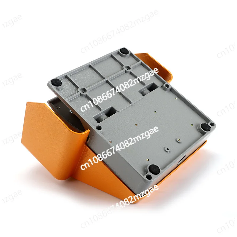 

Высокоточный ножной переключатель FS-602 для тяжелых условий эксплуатации, идеально подходит для станков с ЧПУ, прессов и автоматизированных систем.