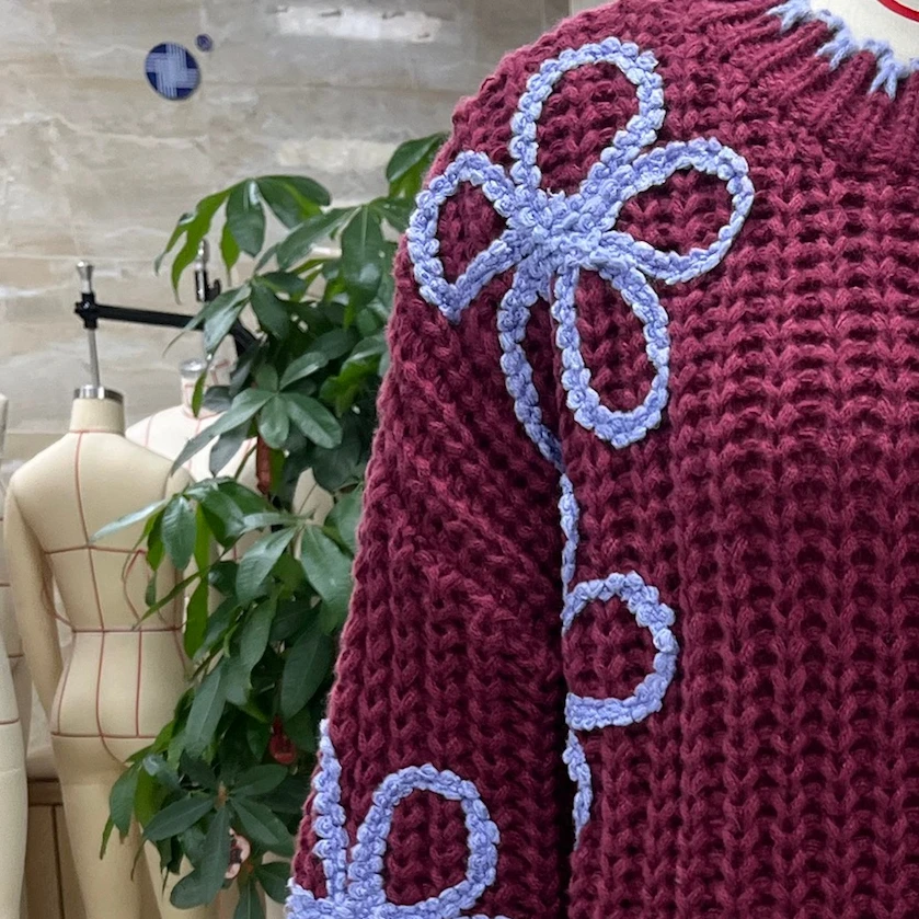 

Vintage Floral Knit Sweater for Women Fashionable Casual Loose Round Neck Long Sleeve Tops Alternative Clothes