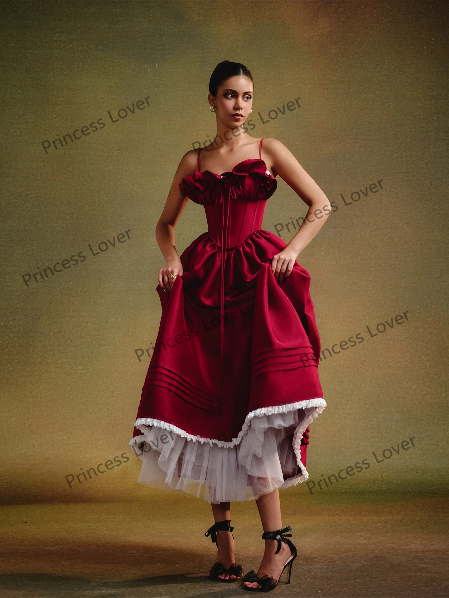 فساتين سهرة بطول الشاي الأحمر امرأة السباغيتي الأشرطة فستان حفلات الزفاف مخصص الأزهار الساتان فستان حفلات فساتين رسمية