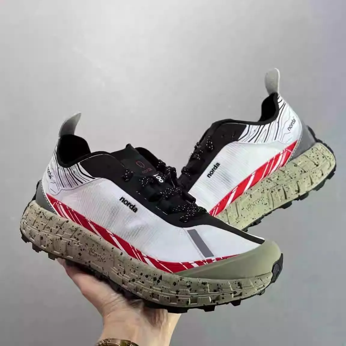 Classic 2025 Zipper Hiking Boots Professional Anti-Slip Hiking Boots Designer Wearable Hiking Sneakers