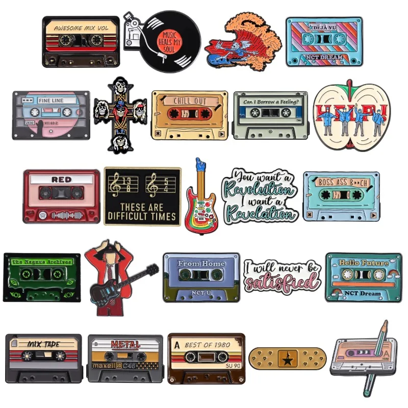 Pins de esmalte con diseño de cinta de casete de los años 80 y 90, broches de bandas de hard rock retro, insignias de solapa, joyería de instrumentos musicales (piano, guitarra), regalo