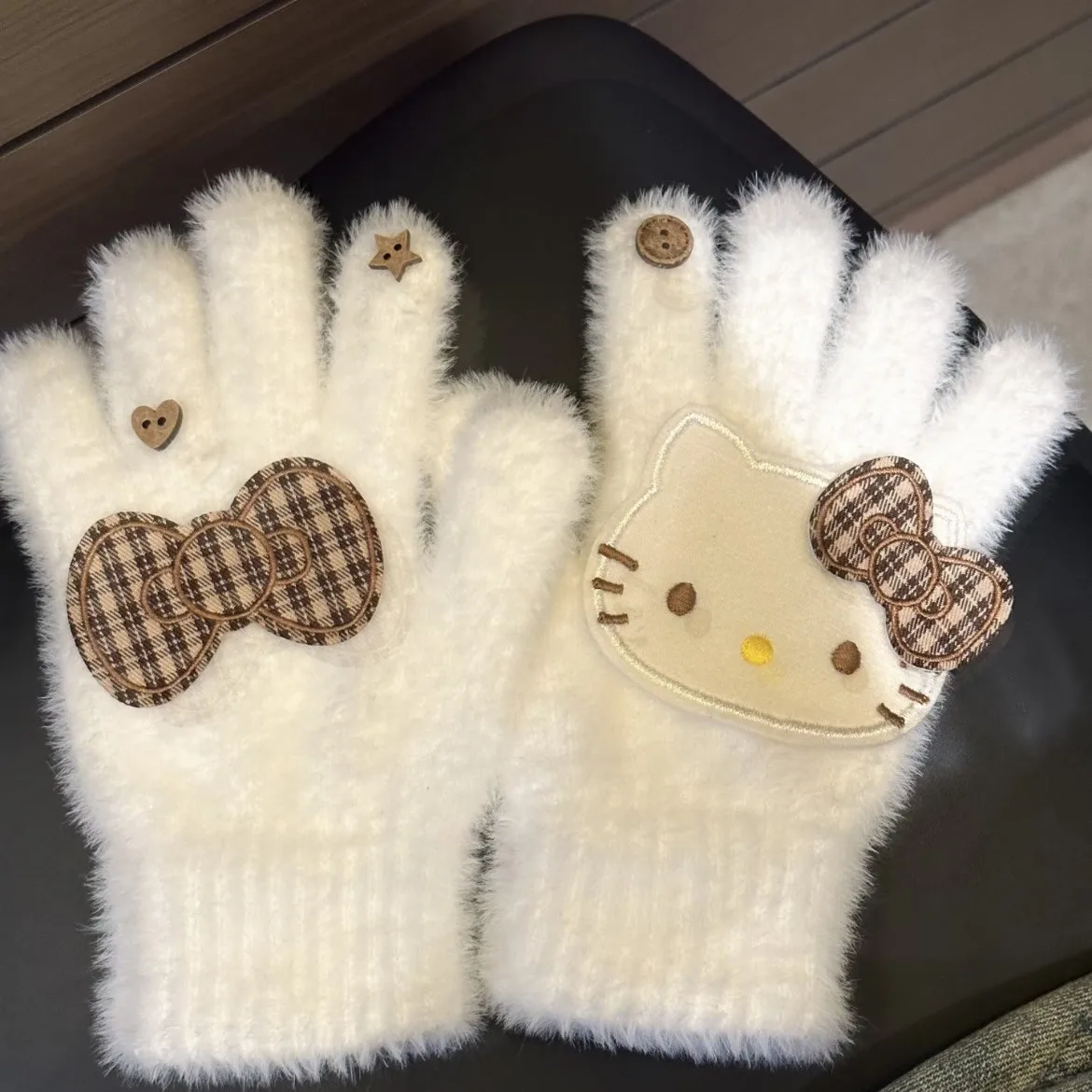 

Осенние и зимние ретро литературные клетчатые перчатки с изображением кота, персонализированные деревянные пуговицы, плюшевые перчатки с бантом «Hello Kitty», морозостойкие уличные перчатки