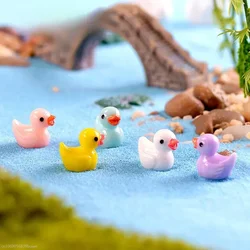1/3/5 szt. Urocza Mini żywiczna ozdoba żółta kaczka miniaturowe postacie maleńka kaczka rękodzieło z żywicy mikro element dekoracji krajobrazu dekoracja do domku dla lalek