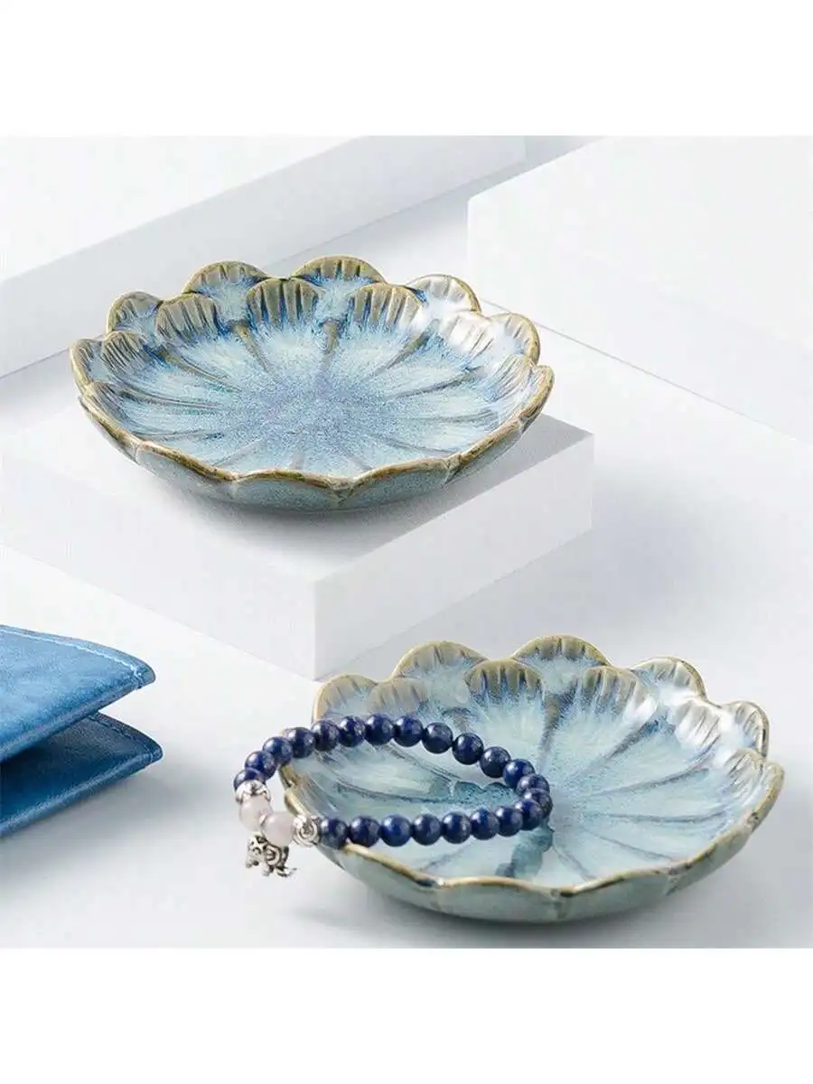 1 pc Ceramic petal shaped jewelry tray, simple irregular jewelry plate, decorative plate for jewelry storage, display view 2