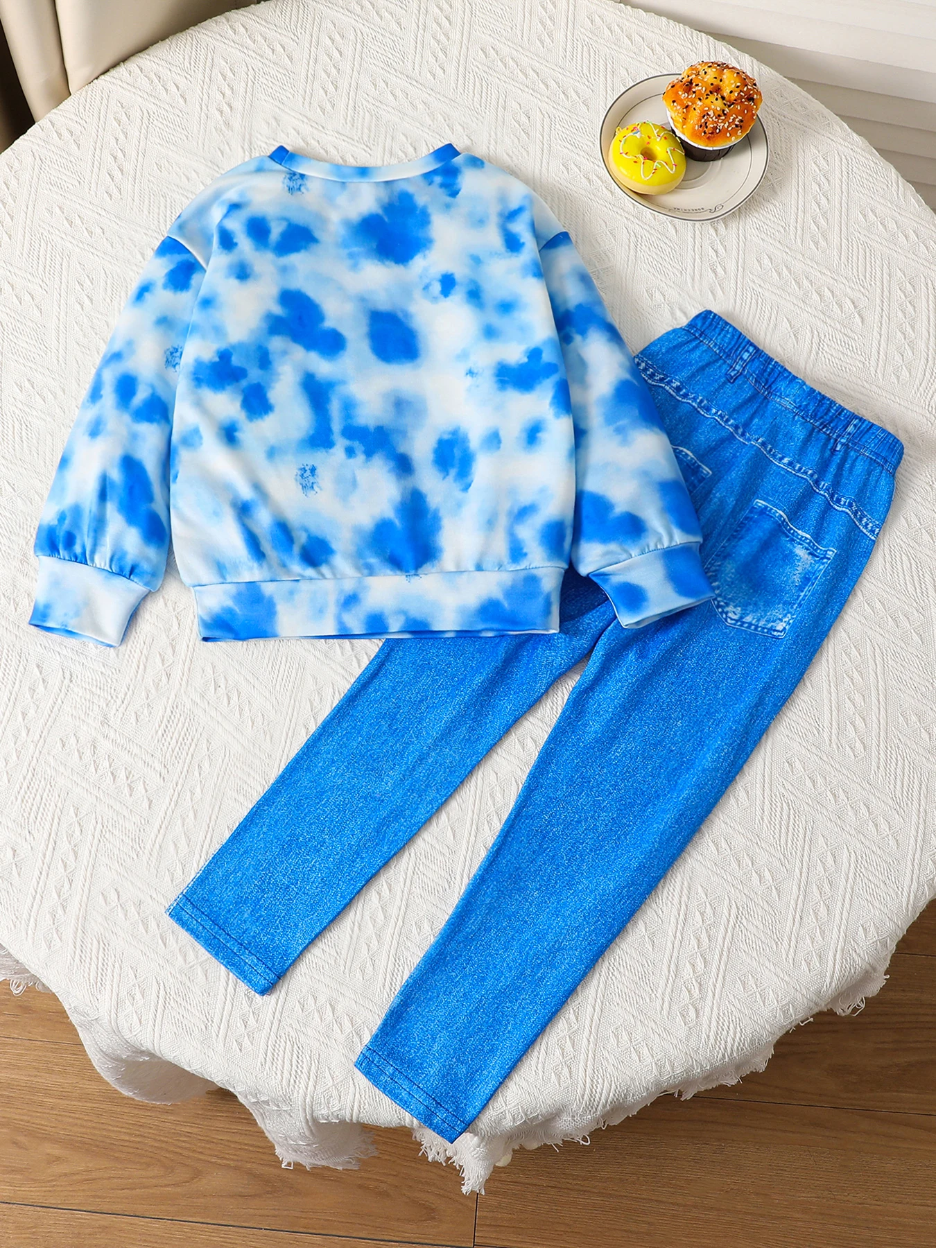 

Children's clothing, girls' autumn fashion two-piece set, sky blue printed top+blue cartoon printed imitation denim slim pants