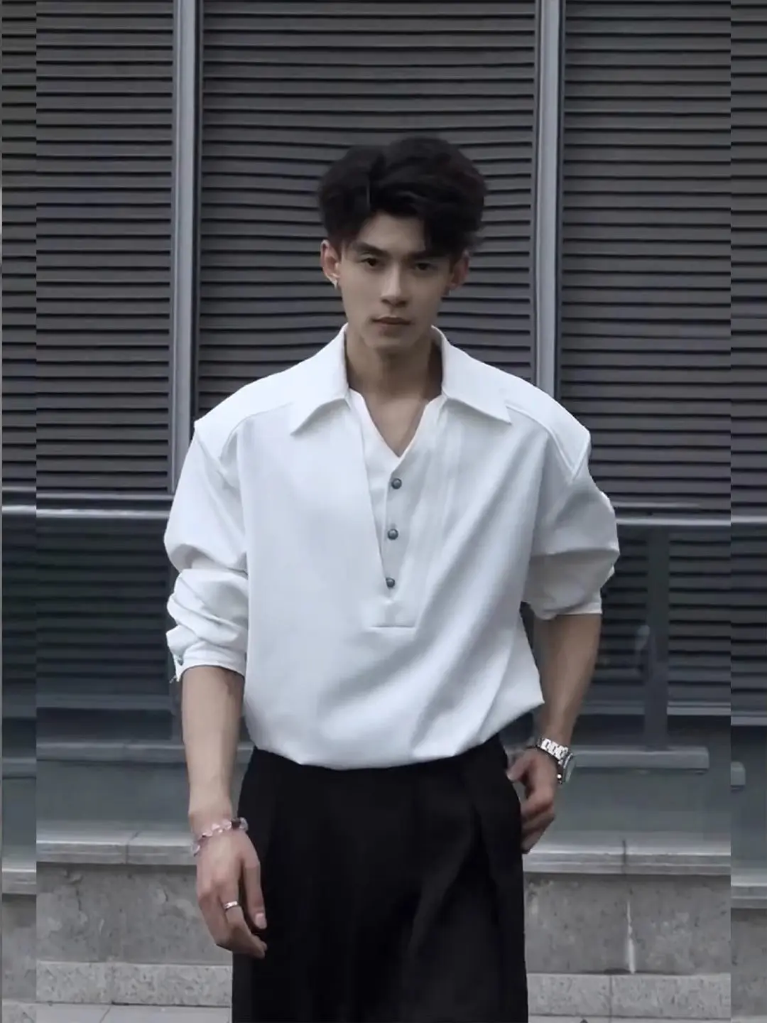 

White Long Sleeve Shirt Men's Style American Retro Collar Design V-Neck Pullover Shirt Casual Loose Fit Breathable