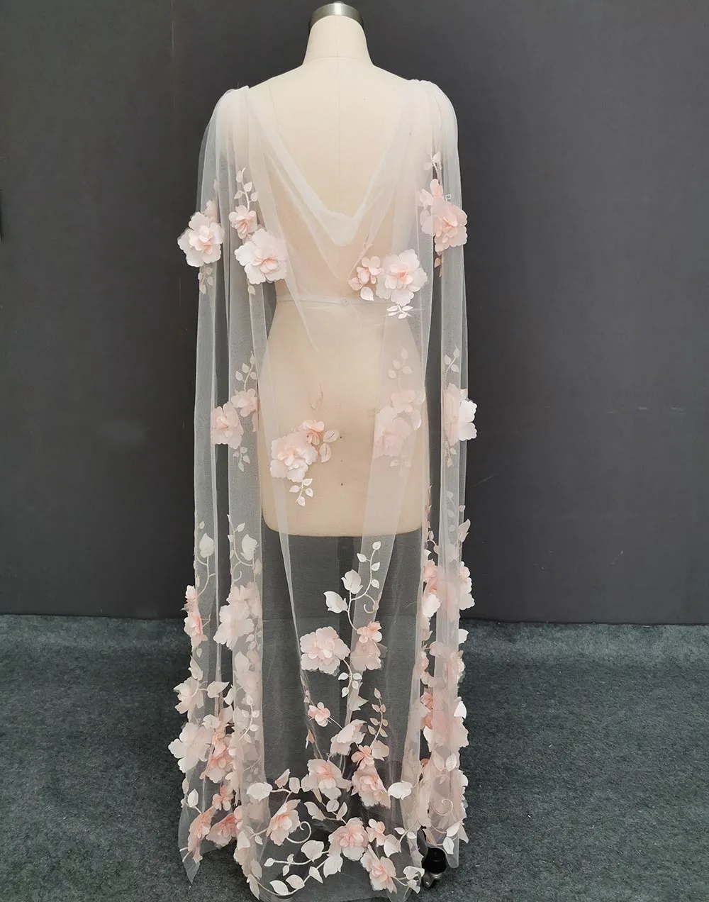 Customized Beautiful 3D Flower Pink Wedding Cape Short Bridal Bolero Shoulder Veil New Wedding Accessories