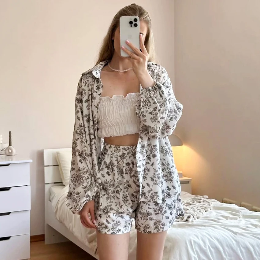 

HiLoc Vintage Print Shorts Suits Casual Single-Breasted Blouse With Elastic Waist Shorts 2 Piece Sets Woven Home Outfits 2025