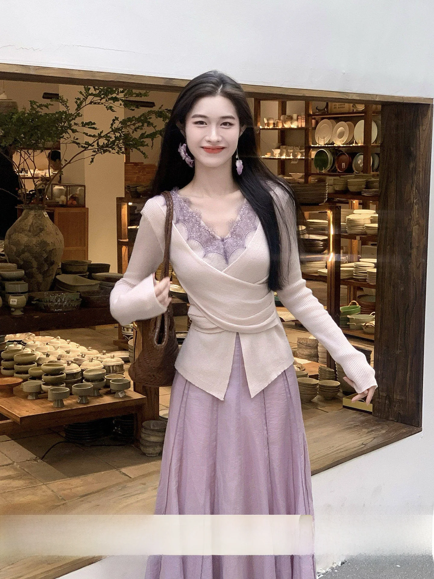 

Spring Early Lace Knitted Top And High Waist Skirt Set Women's Fashion Slim Fit Style V Neck French Style Two Piece Set