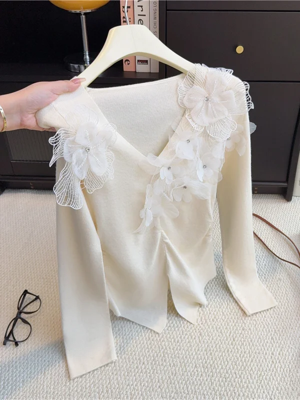 New Chinese Style Heavy Embellished 3D Flower Sweater Base Shirt Waist Cinching Slimming High End Split Top Women's Fashion
