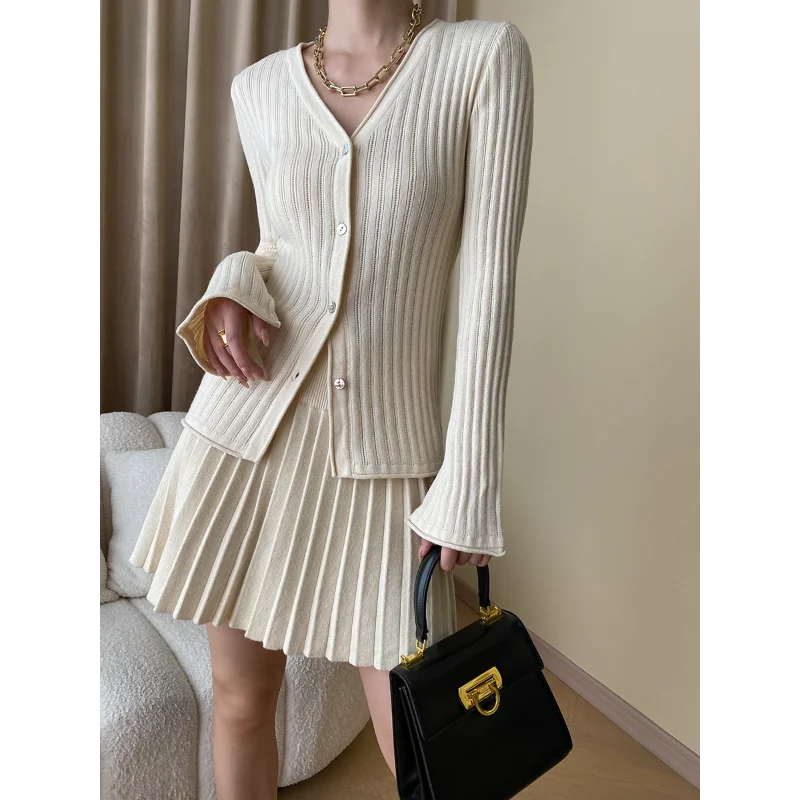 

Autumn French Simple Long Sleeve Knit Cardigan + Pleated Skirt Suit Korea Elegant Casual Sweet BasicTwo-piece Women Set 1543