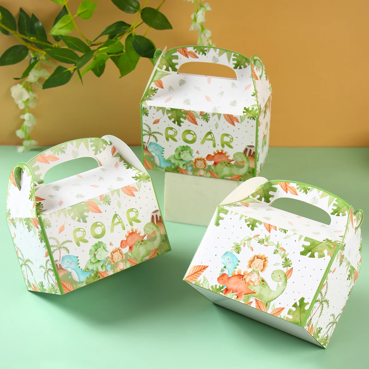 4pcs Jungle Party Gift Box Bag Dinosaur Popcorn Candy Food Box Treat Kids Birthday Gift Box Bag for Festival Party Decoration