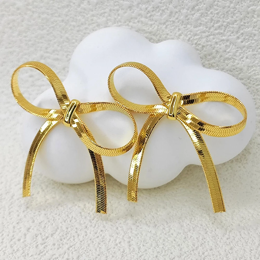 Trendy Short Snake Chain Bow Earrings for Women Gold Plated Flat Ribbon Bowknot Earring Statement Studs Fashion Jewelry Gift