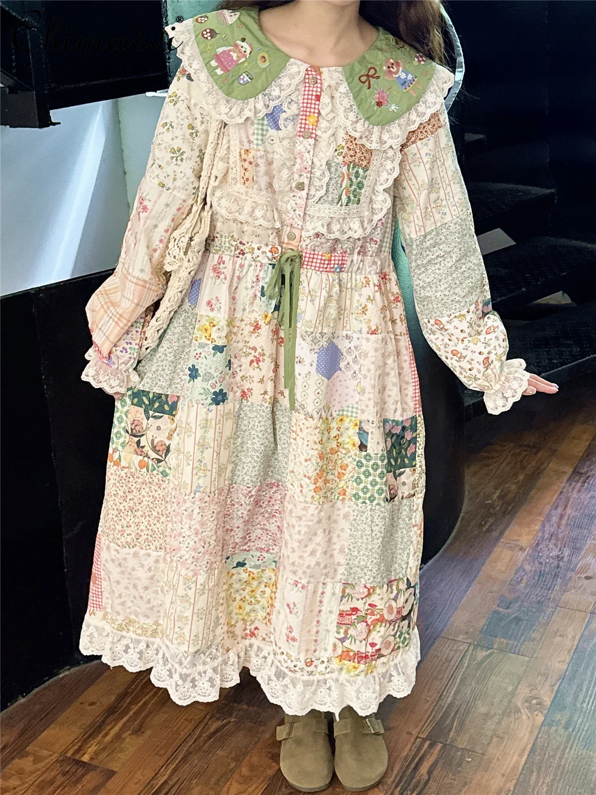 Mori Style Vintage Green Bear Embroidery Doll Collar Pastoral Floral Dress Patchwork Stitching Sweet Girl\'s Long Sleeve Dress