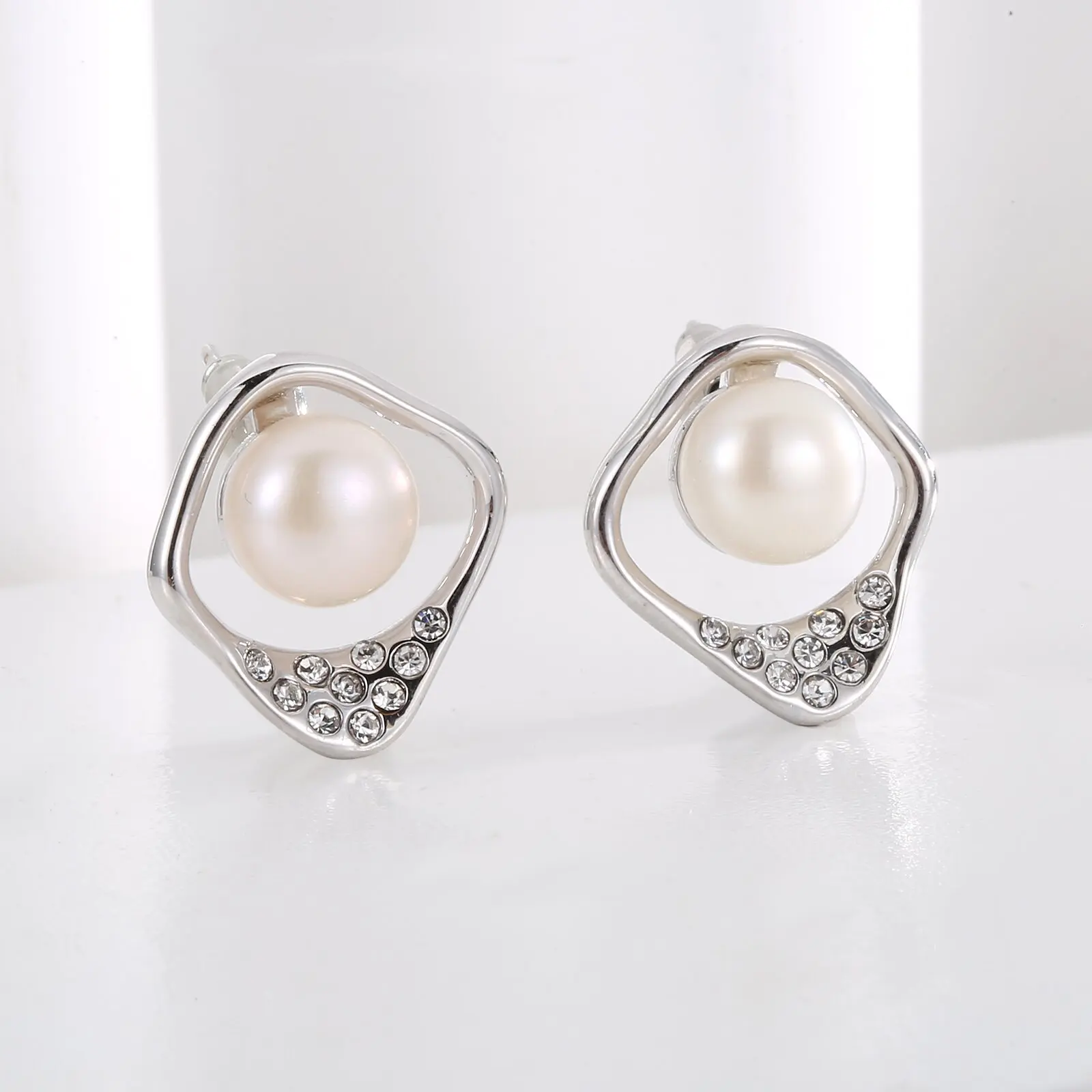 French Vintage Ear Stud S925 Silver Pins Simple and Versatile Hollow Natural Pearl Earrings for Women Jewelry