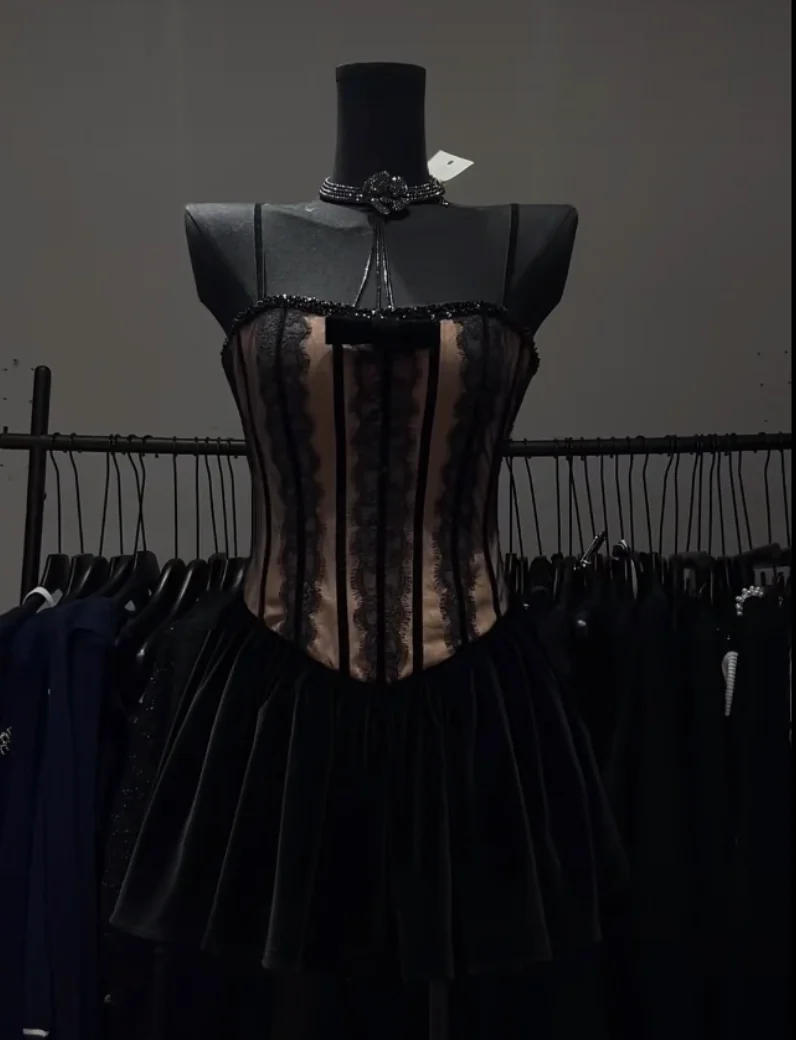 

2025 Autumn New Arrival Lace Sequin Embellished Black Mini Dress for Women Sexy Backless Velvet Patchwork Party Birthday Dress