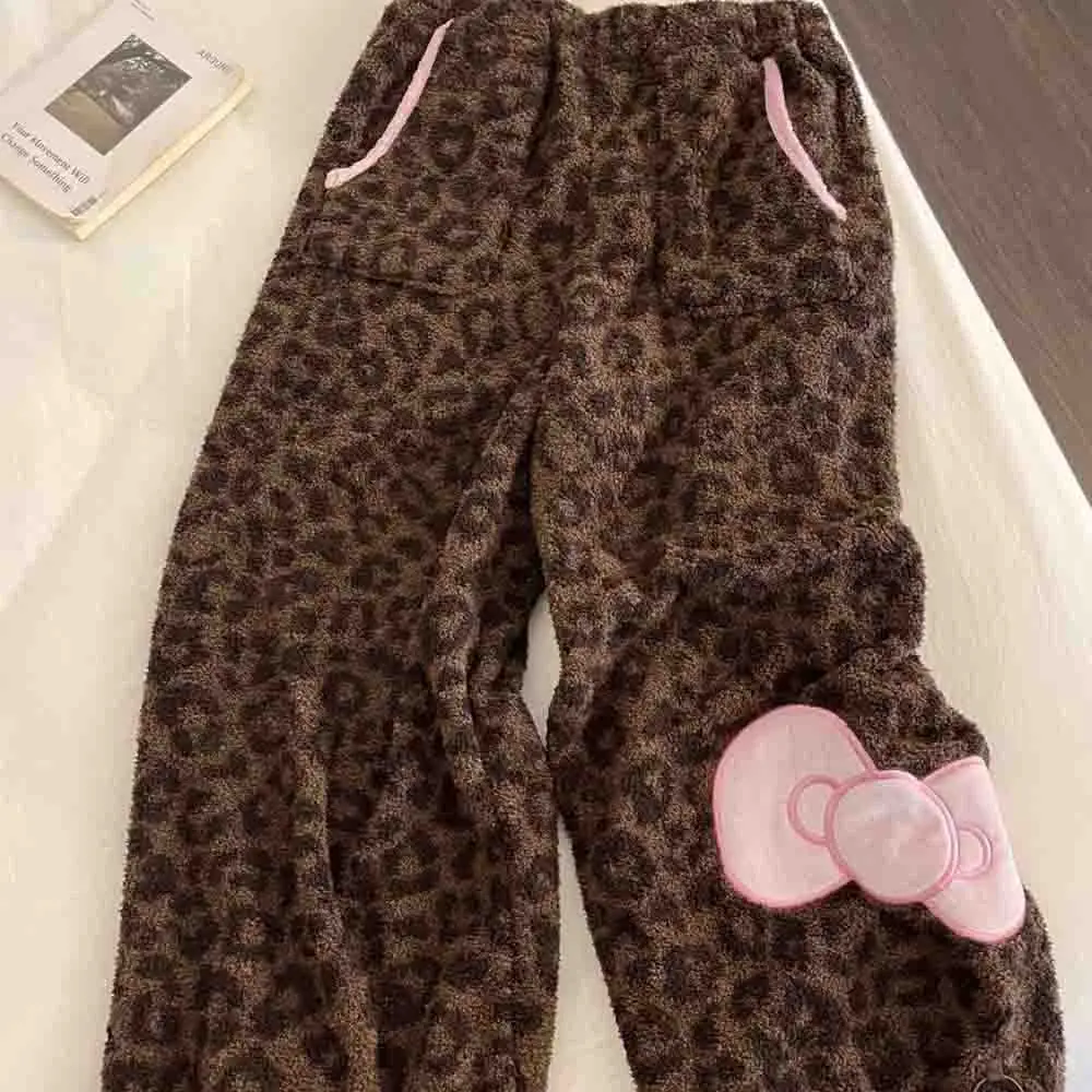 Sanrio Hello Kitty Two-Piece Women's Brown 2025 Winter Pink Leopard Print Suede Pajamas Casual Loose and Comfortable Home Wear view 6