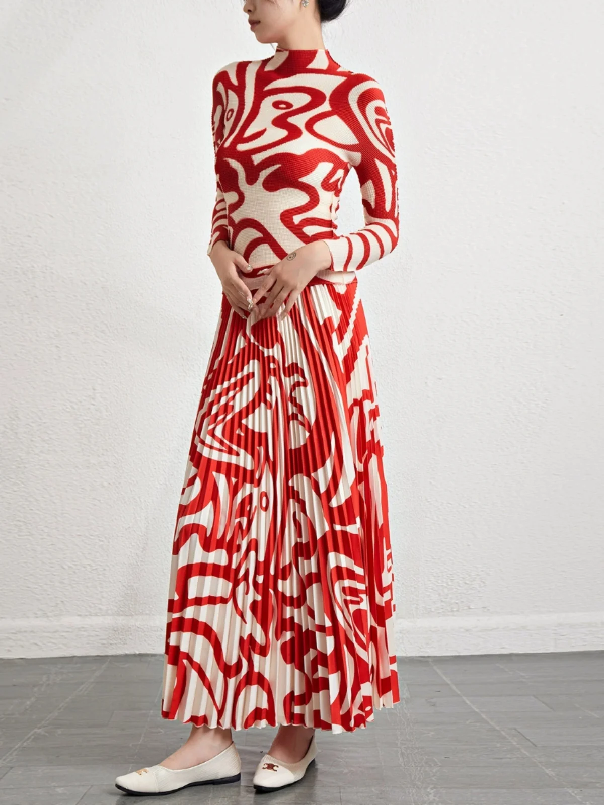 

Модный плиссированный комплект из двух предметов с геометрическим принтом, женская высококачественная трансграничная новая осенняя юбка из полиэстера...