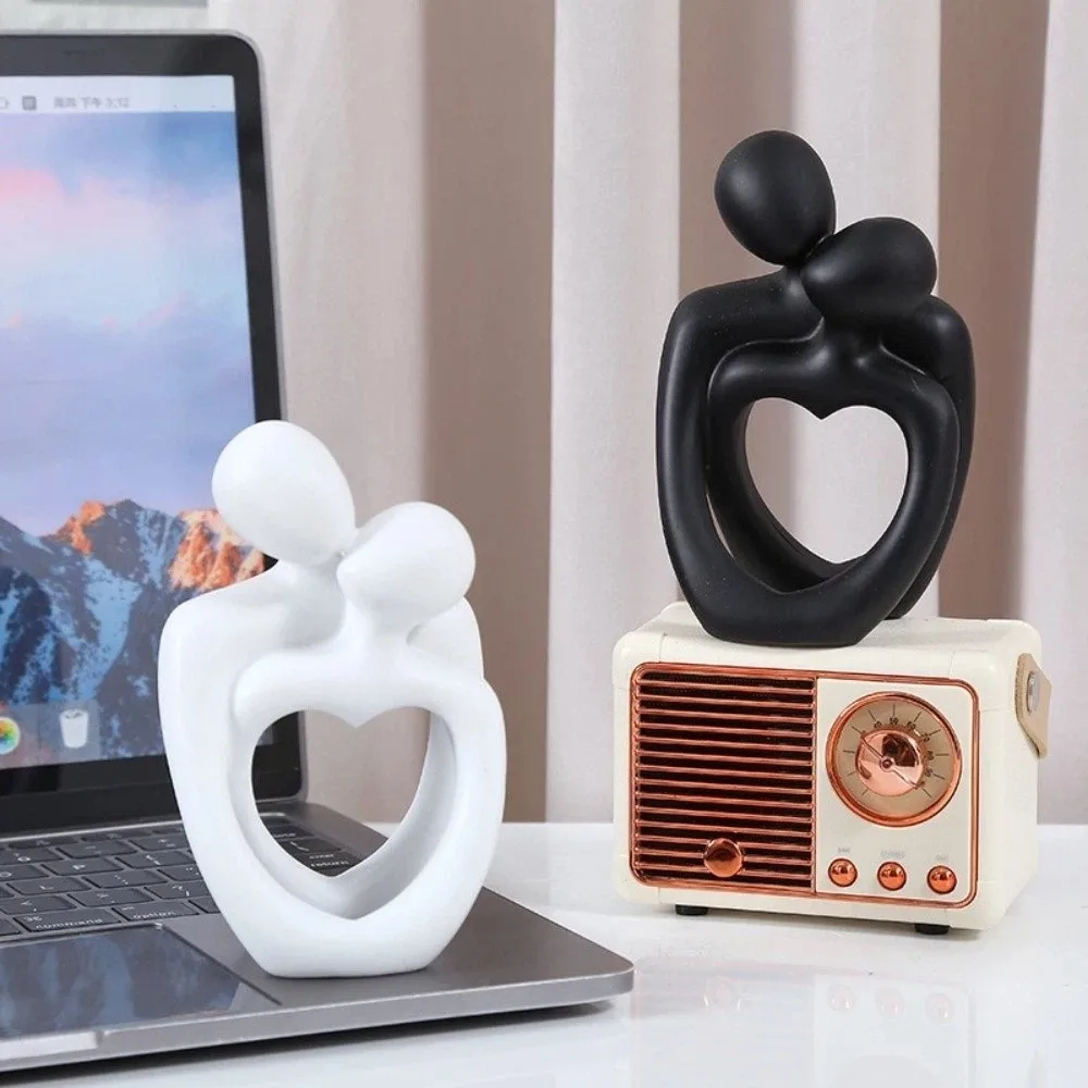 

Fashion Funny Couple Embracing Sculpture Resin Gifts Desktop Decorations Creative Home Ornaments Home Decor
