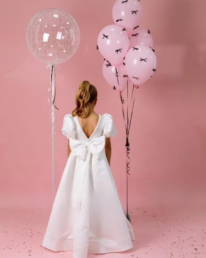 فساتين فتاة صغيرة لوصيفة العروس من الساتان على شكل زهرة لؤلؤية فستان حفلات للأطفال الصغار مع ذيل تول فتاة فستان الأميرة للحفلات