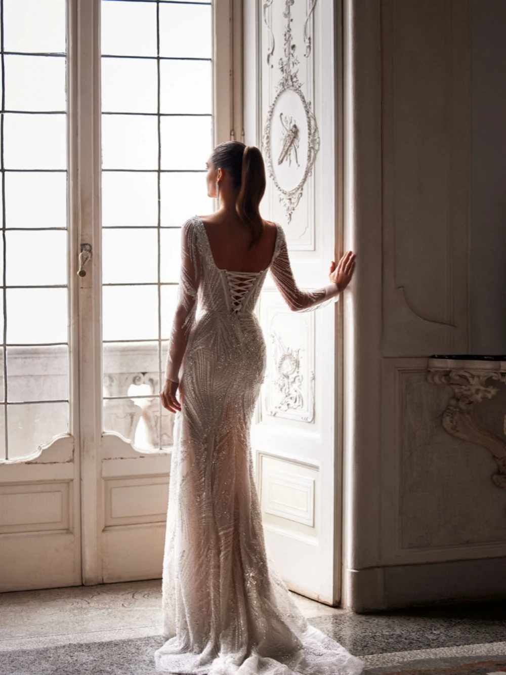 Abito da sposa a maniche lunghe con scollo quadrato modesto Abito da sposa con perline di paillettes scintillanti Abito da sposa lungo dritto personalizzato Robe De Mariée