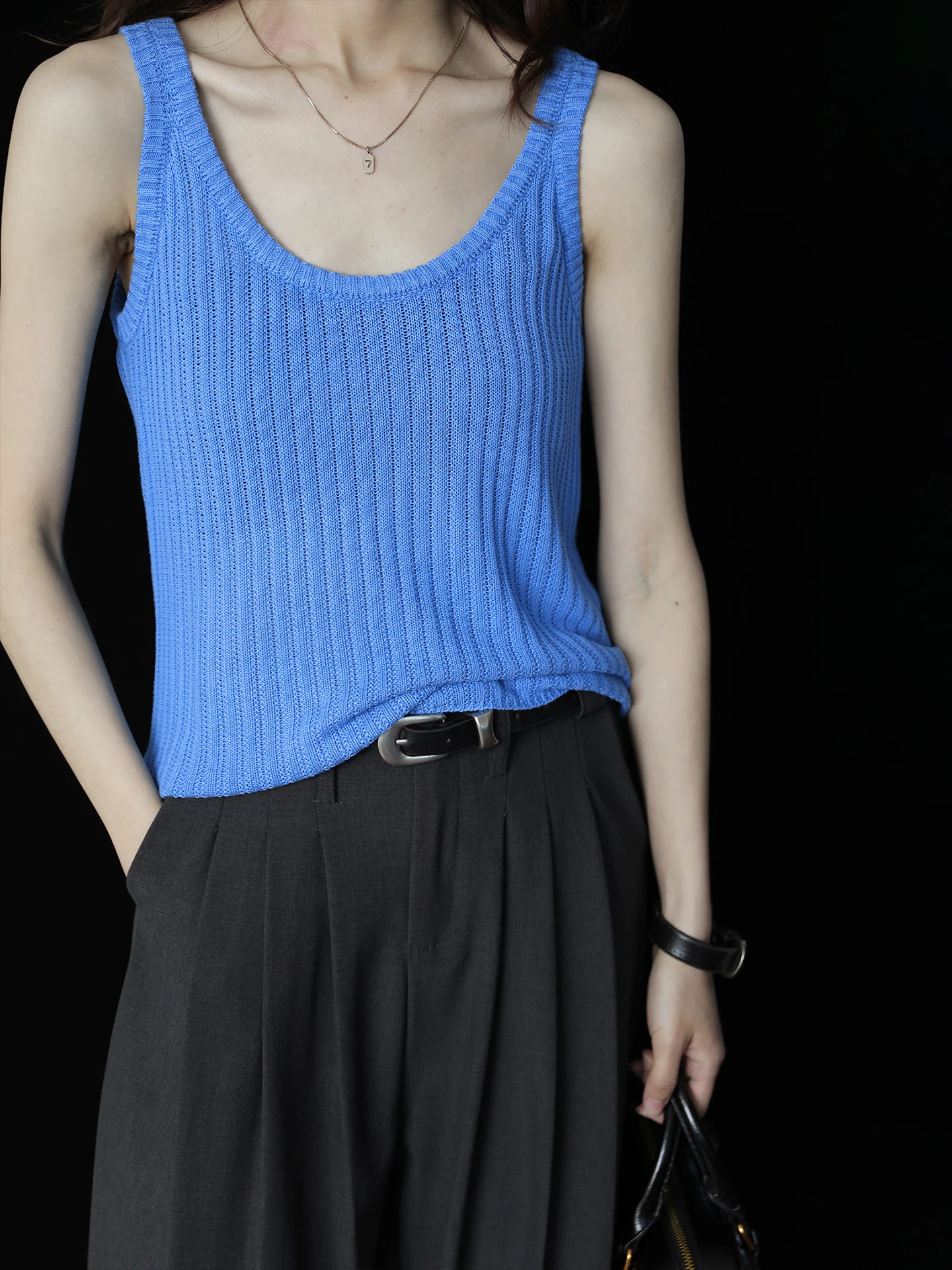 

Женский вязаный жилет без рукавов для города: летний повседневный топ для прогулок, простой, стройнящий, для городских прогулок и повседневных образов