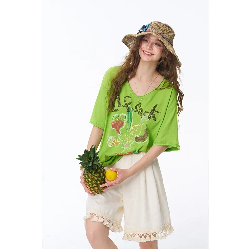 ELFSACK V Neck Short Sleeve Tee with Hand Drawn Vegetable Print, Irregular Hem Loose T-shirt for Daily, Casual Soft Knit