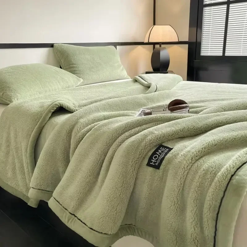 Luxury Plush Flannel Blanket Winter Warm Bed Blanket For Living Room Solid Color Light Washable Sofa Blankets 120/150/180/200cm