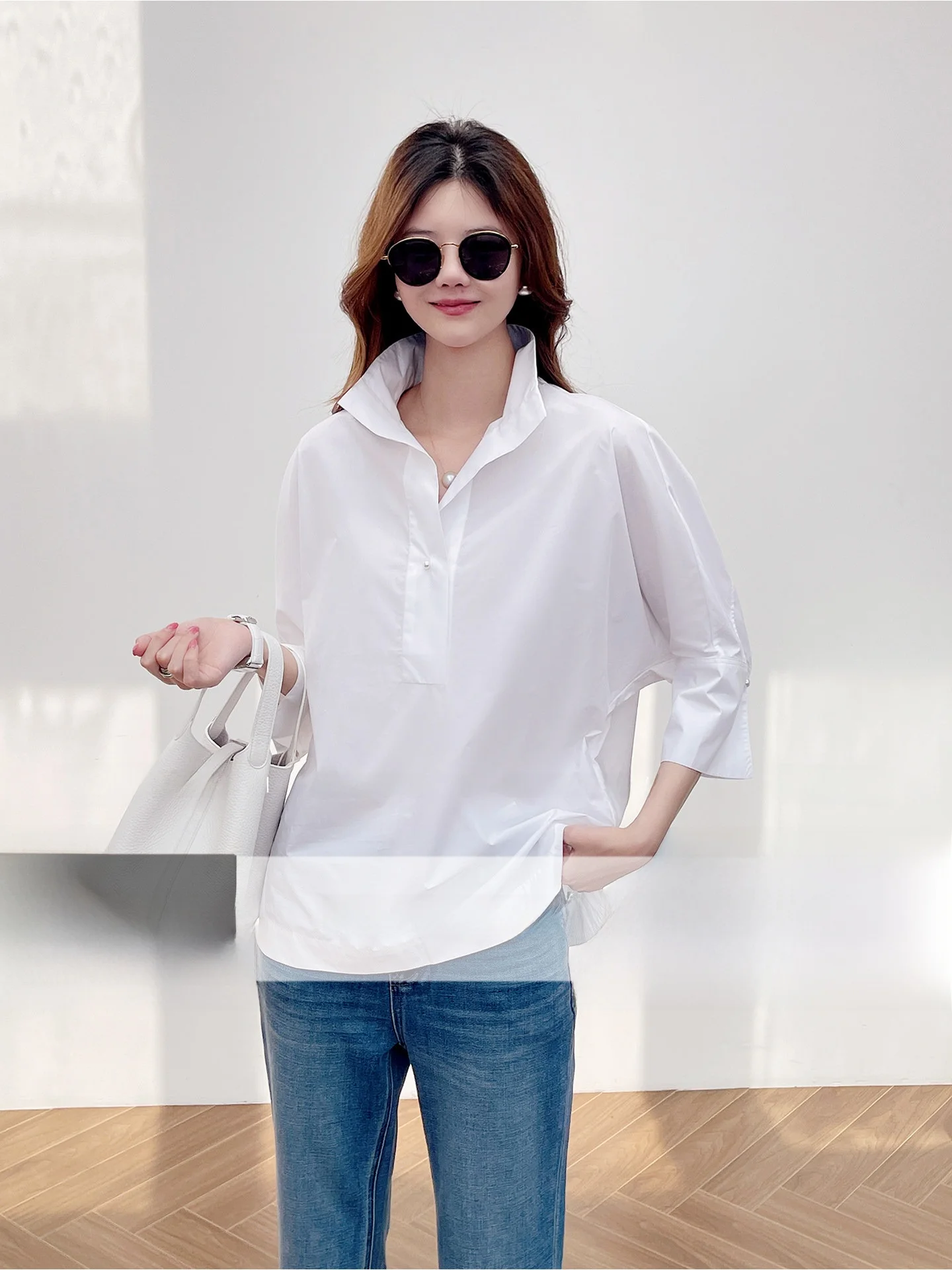 

Korean Fashion Minimalist Pearl Button Cotton Shirt Women's Commute Style Five-Quarter Sleeve Flip-Collar Loose Fit Shirt