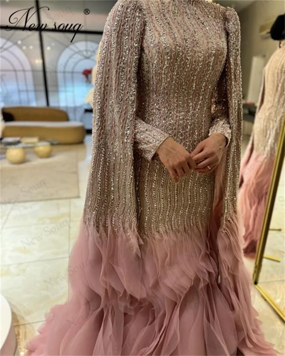 Middle East Cape Long Sleeves Evening Dresses Tiered Skirt Female Prom Dress Elegant Dubai Beaded Crystals Engagement Party Gown