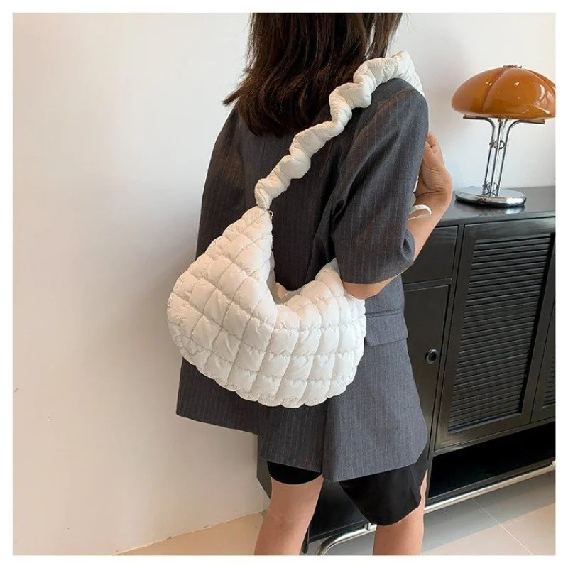 

Vintage Carriage Bag For Women Designer Inspired Unique Oval Shape Leather Crossbody Bag With Retro Charm