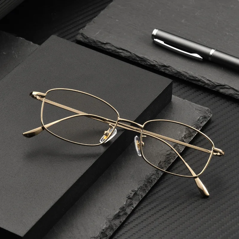 

Ultra-Lightweight Titanium Glasses Frames B Titanium Eyeglasses Frames Japanese Handmade Men's Business Casual Spectacles
