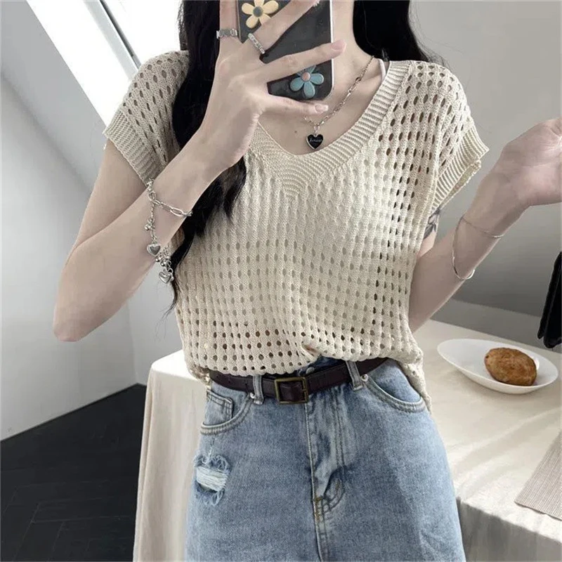 

New 2024 Summer Korean Version V-Neck Hollow Out Fashion Simplicity Versatile Loose Casual Commuter Vest Knitted Sweater Tops