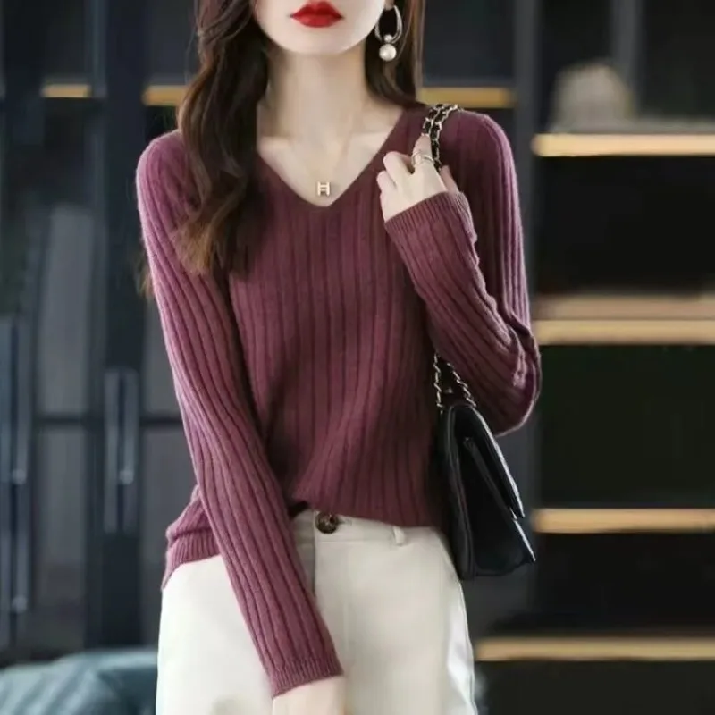 Minimalist Round Neck Solid Color New Spring Autumn Women's V-neck Long Sleeved Fashion Elegant Versatile Knitted Shirt Tops