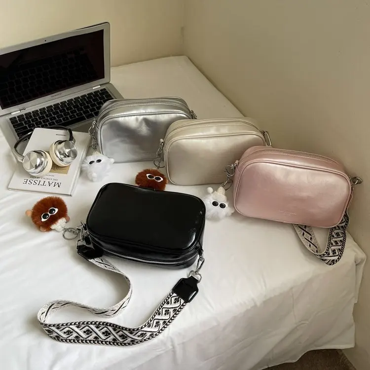 

Зима 2025 691 Новая сумка через плечо, сумка подмышки, простая универсальная сумка через плечо, пригородная сумка