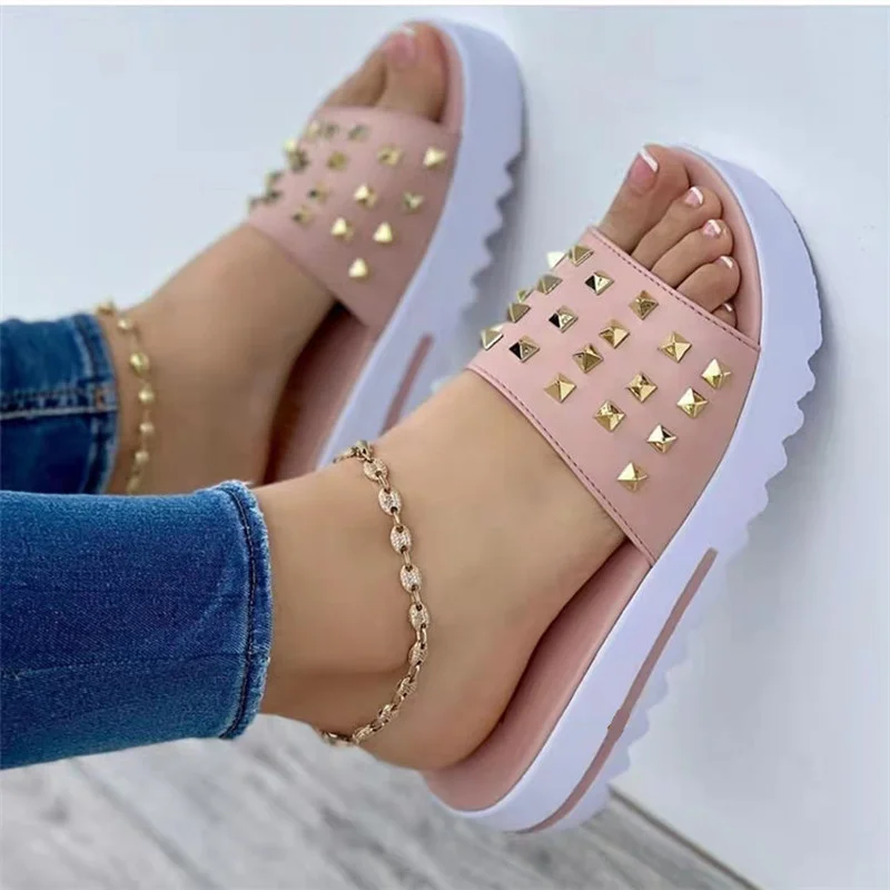 Summer Beach Flat Sandals Women PU 2022 Fashion Comfortable Slippers Summer Lazy Outdoor Sexy Anklet Golden Wedge Sandals Ladie