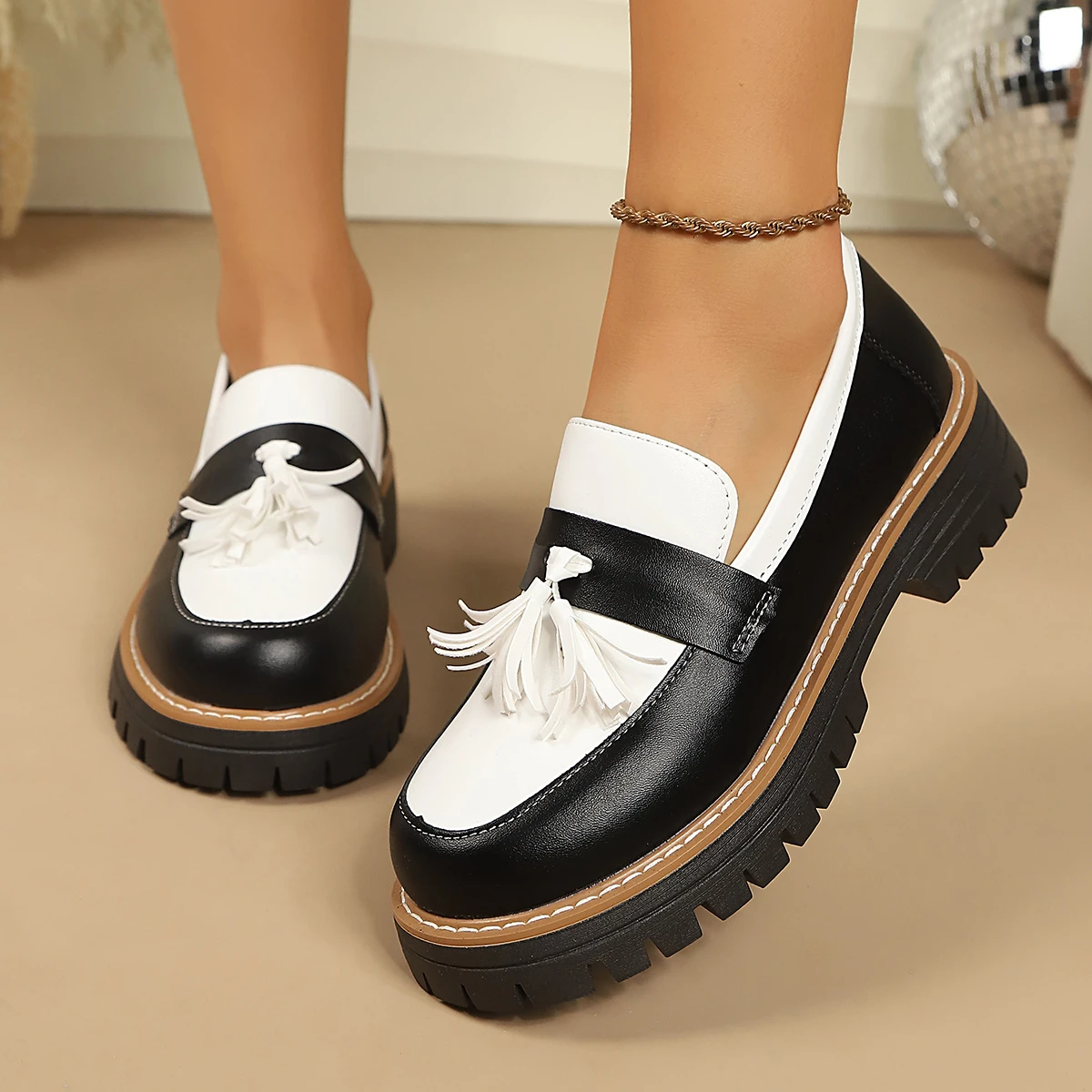 Fashion Patchwork Thick-soled Fringed Design Women Leather Shoes Casual Loafers for Young Women British Trendy Bean Shoes