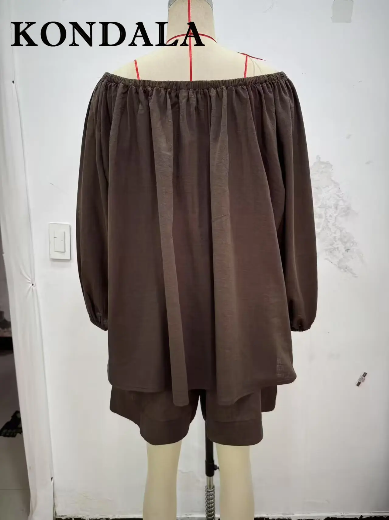 KONDALA Vintage Chic Setelan Wanita Cokelat Bergaya Lipit Longgar Atasan Seksi Tanpa Lengan + Celana Pendek Mini Berikat Tali Fashion 2025 Kasual Setelan Wanita