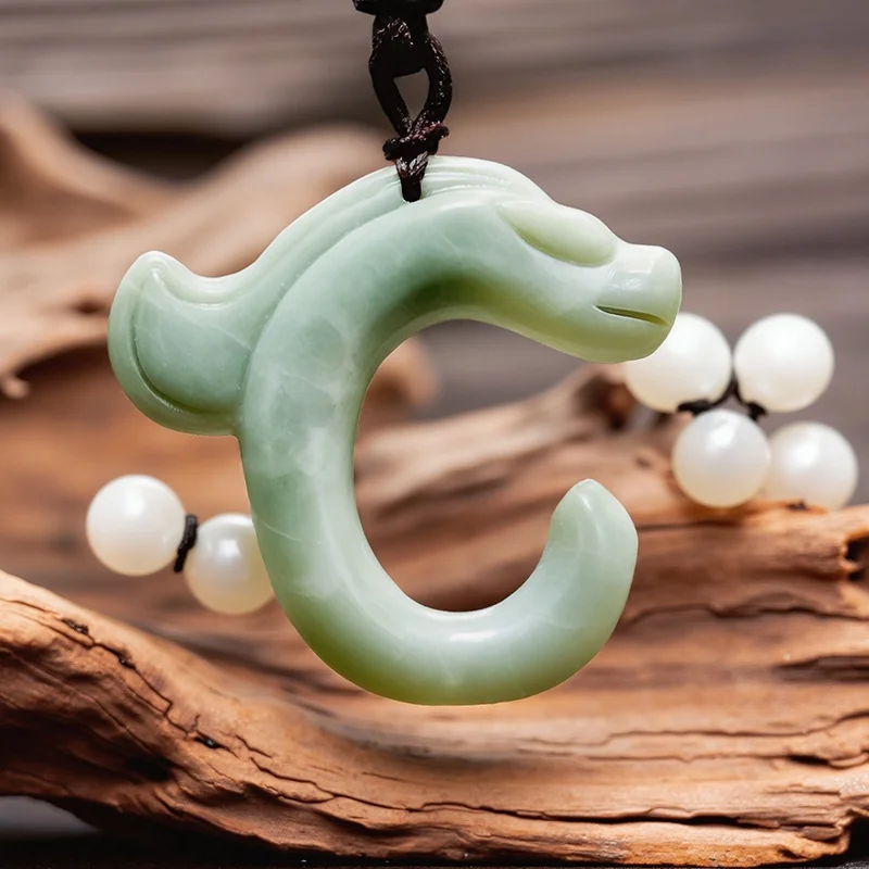 

Natural Real Jade Dragon Pendant Necklace Talismans Carved Jewelry Gemstones Charm Amulet Luxury Accessories Designer Stone