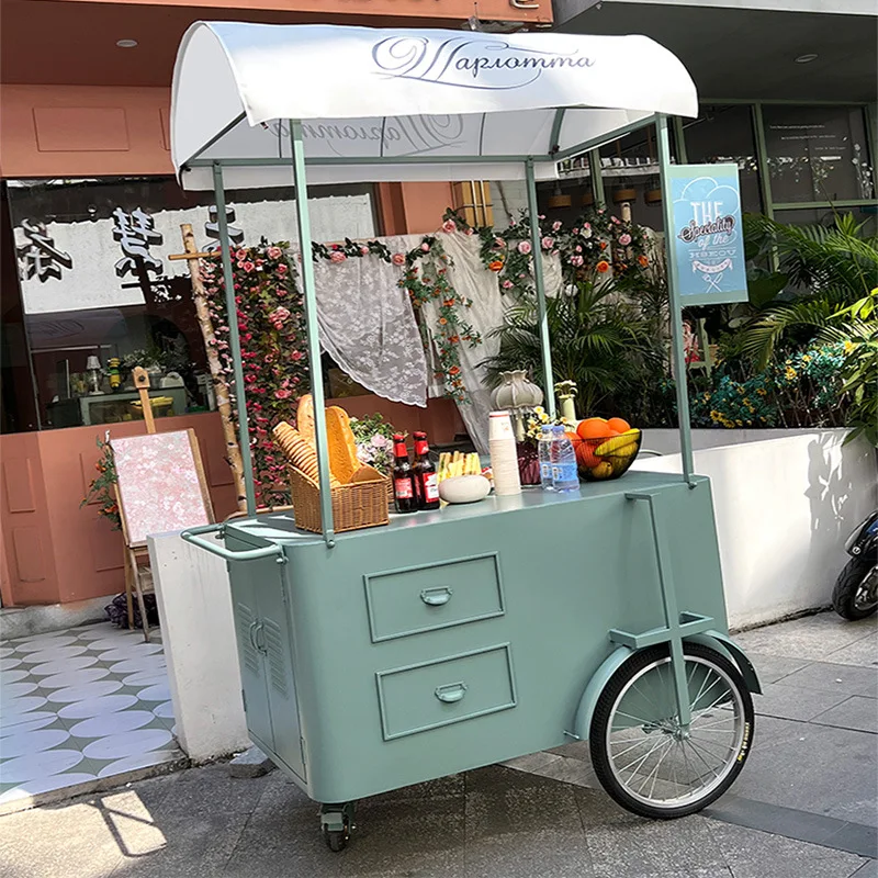 Internet celebrity creative retro goods car shopping mall square promotional car market night market snacks drink stall car