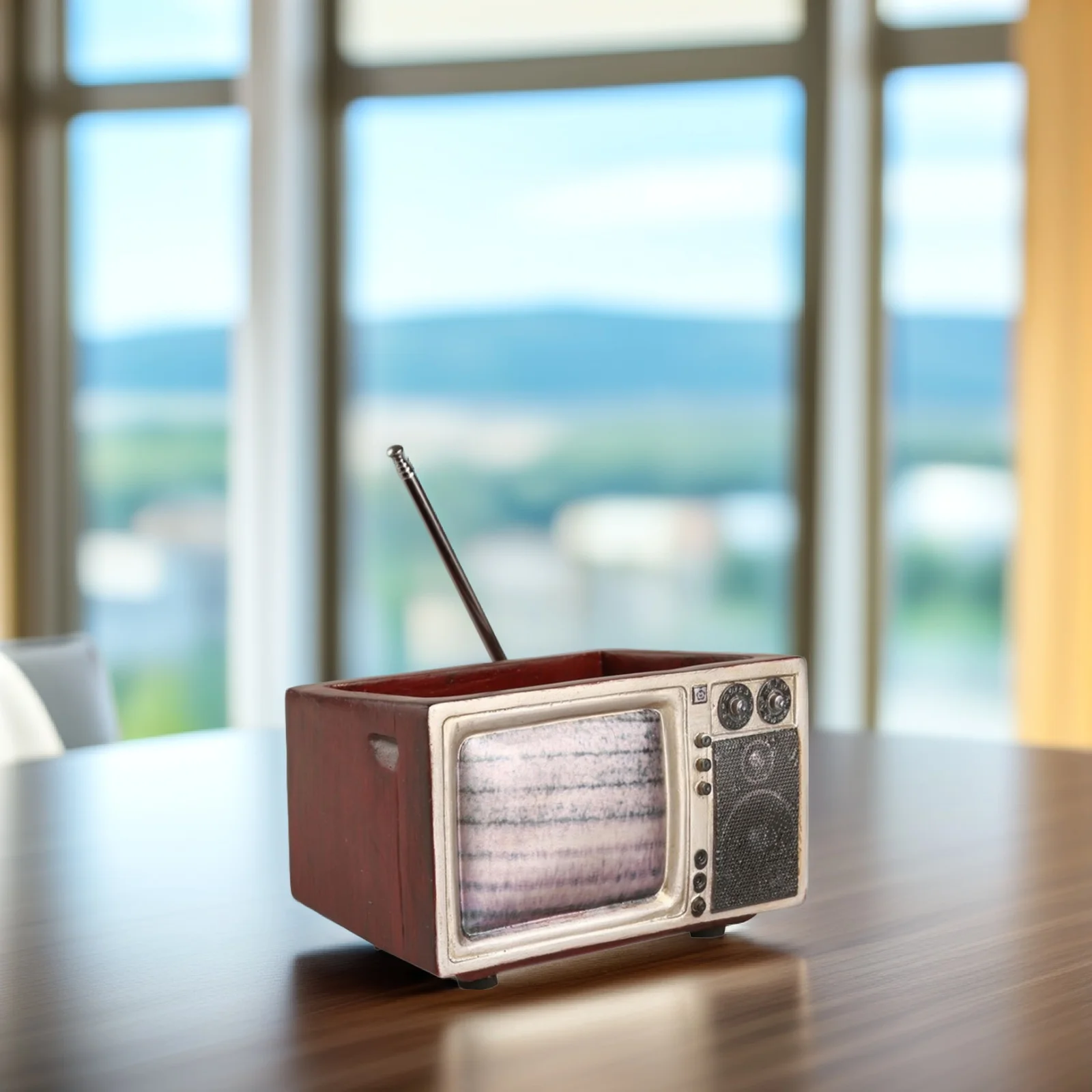 

Retro Shape Resin Flowerpot Red Creative Indoor Outdoor Decorative Planter for Succulents Home Garden Art Craft Ornament