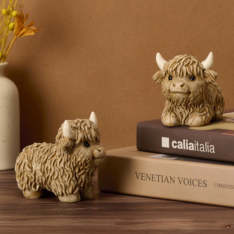 1PC Nordic Scottish Highland Cow Mini Animals Resin Statues Sculptures Cute Tiny Resin Crafts Home Office Desk Decor Collectible