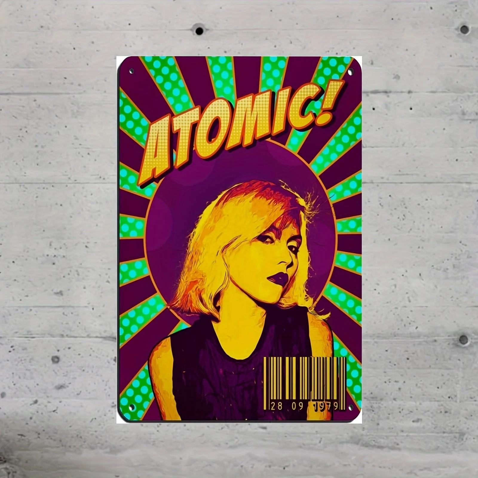 2D flach, Retro Debbie Harry "Atomic!" Metallposter – Wandkunst im Vintage-Stil der 80er Jahre, neongrün und lila, rahmenloses Blechschild