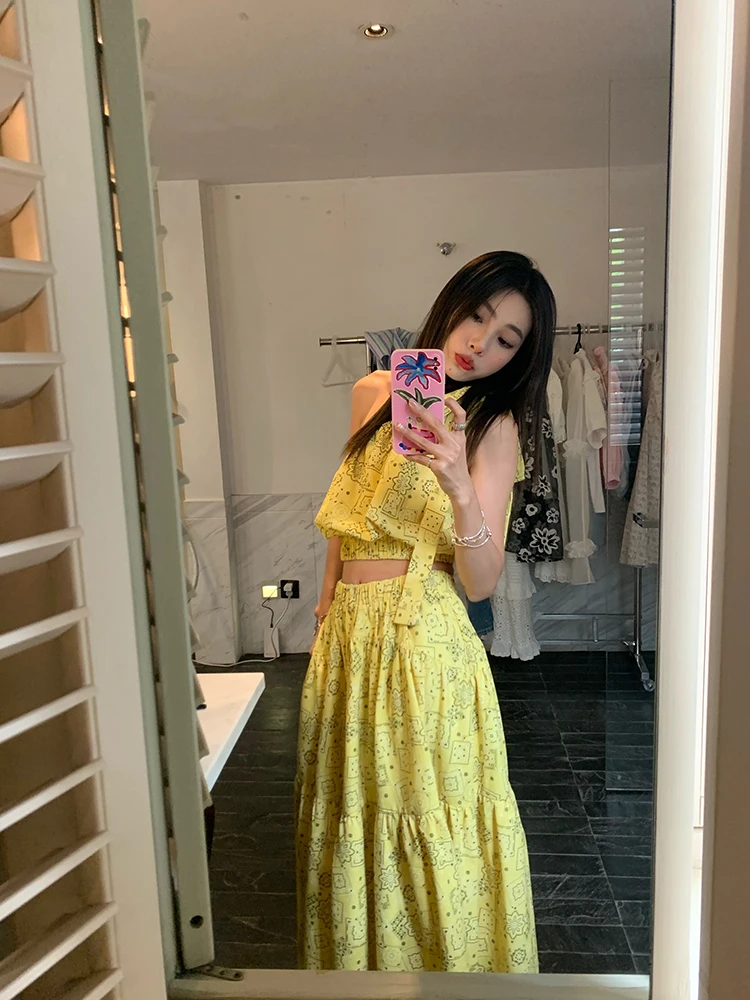 

Trendy Yellow Off-Shoulder Floral Print Two-Piece Set Summer Fashion Ensemble for Women 25-35 Years Old Cotton Made