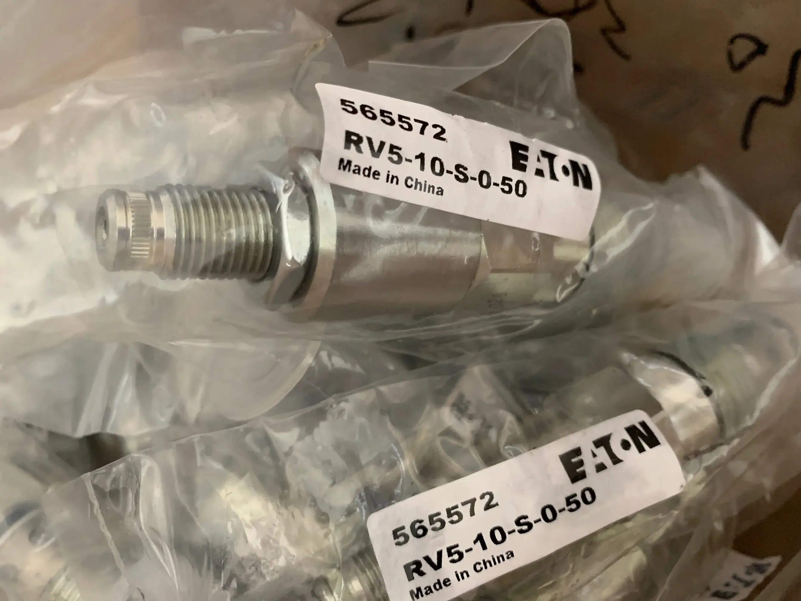 565572 RV5-10-S-0-50 RV5-10-S RV5-10 RV5-10-S-0 Original Cartridge Valve ea ton vi ckers IH