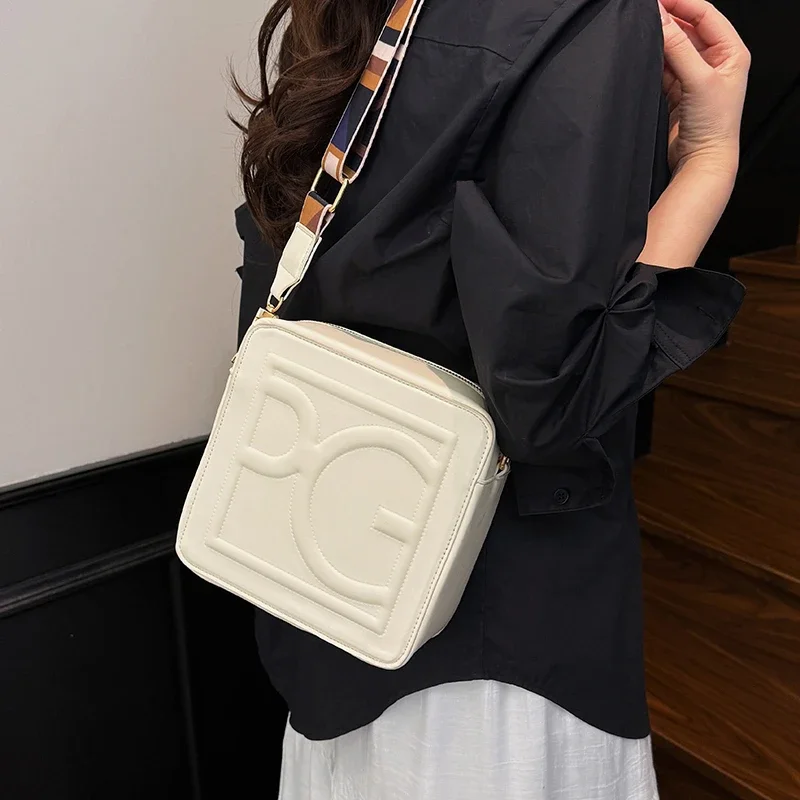 

​2025 New Women Wide Strap Small Square Crossbody Bag, High Quality Minimalist Shoulder Purse, Multi-way Adjustable Bag