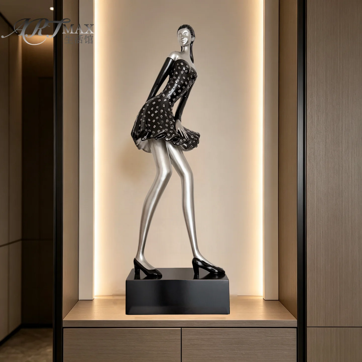Living Room Decor Tall Human Figure Sculpture Luxury Hotel Entrance Hallway High-End Art